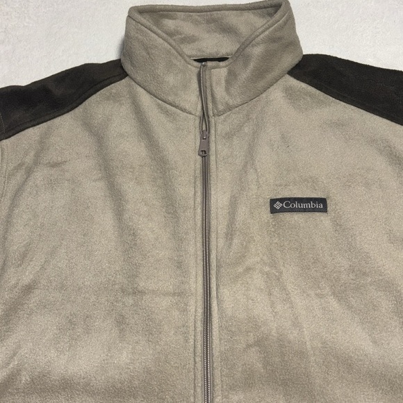 XXL Mens Columbia fleece vest. Sage green and army green zip front - Picture 2 of 8